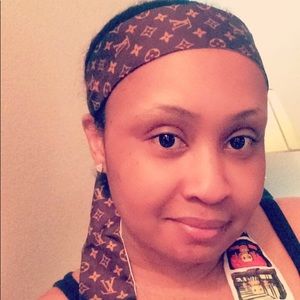 Meet your Posher, Lakoshia